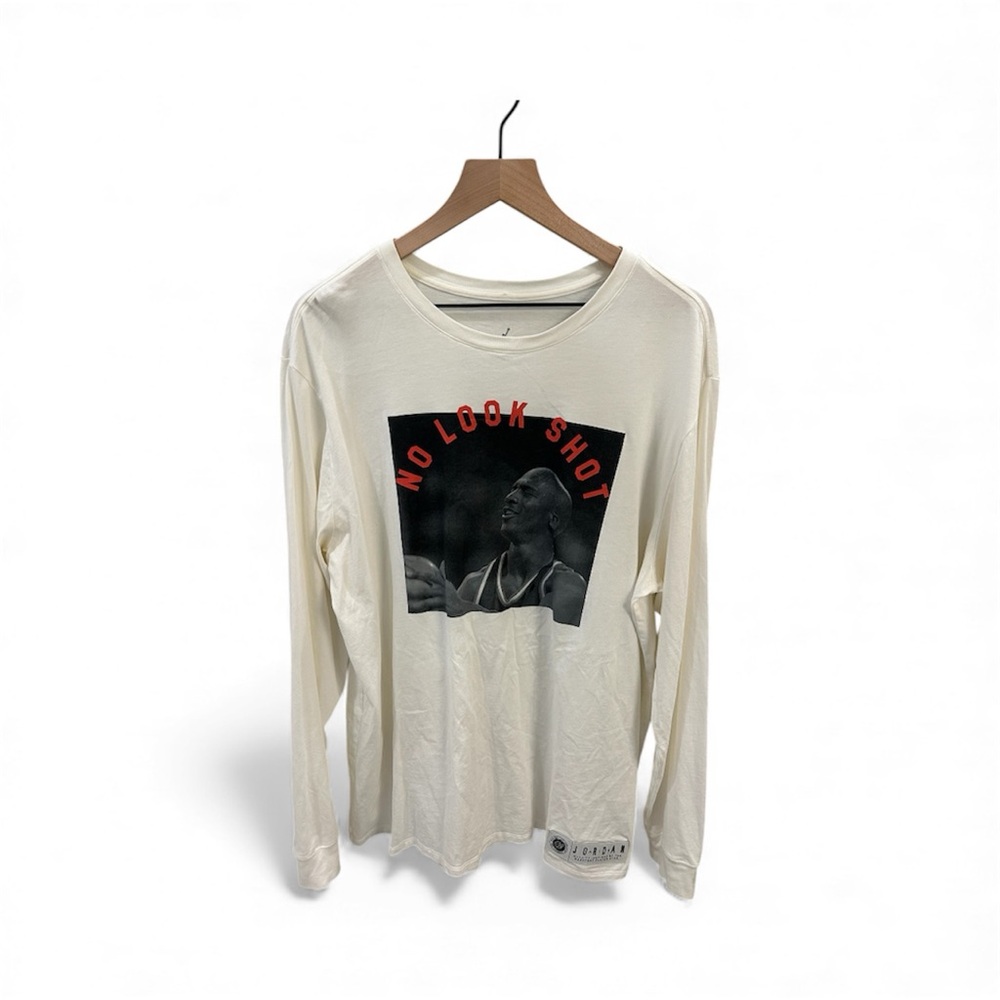 Jordan Men’s Long Sleeve Graphic Tee – Size XL
